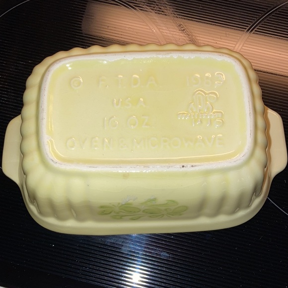 Vintage F.T.D.A 1983 ceramic backing/muffin pan - Picture 3 of 4